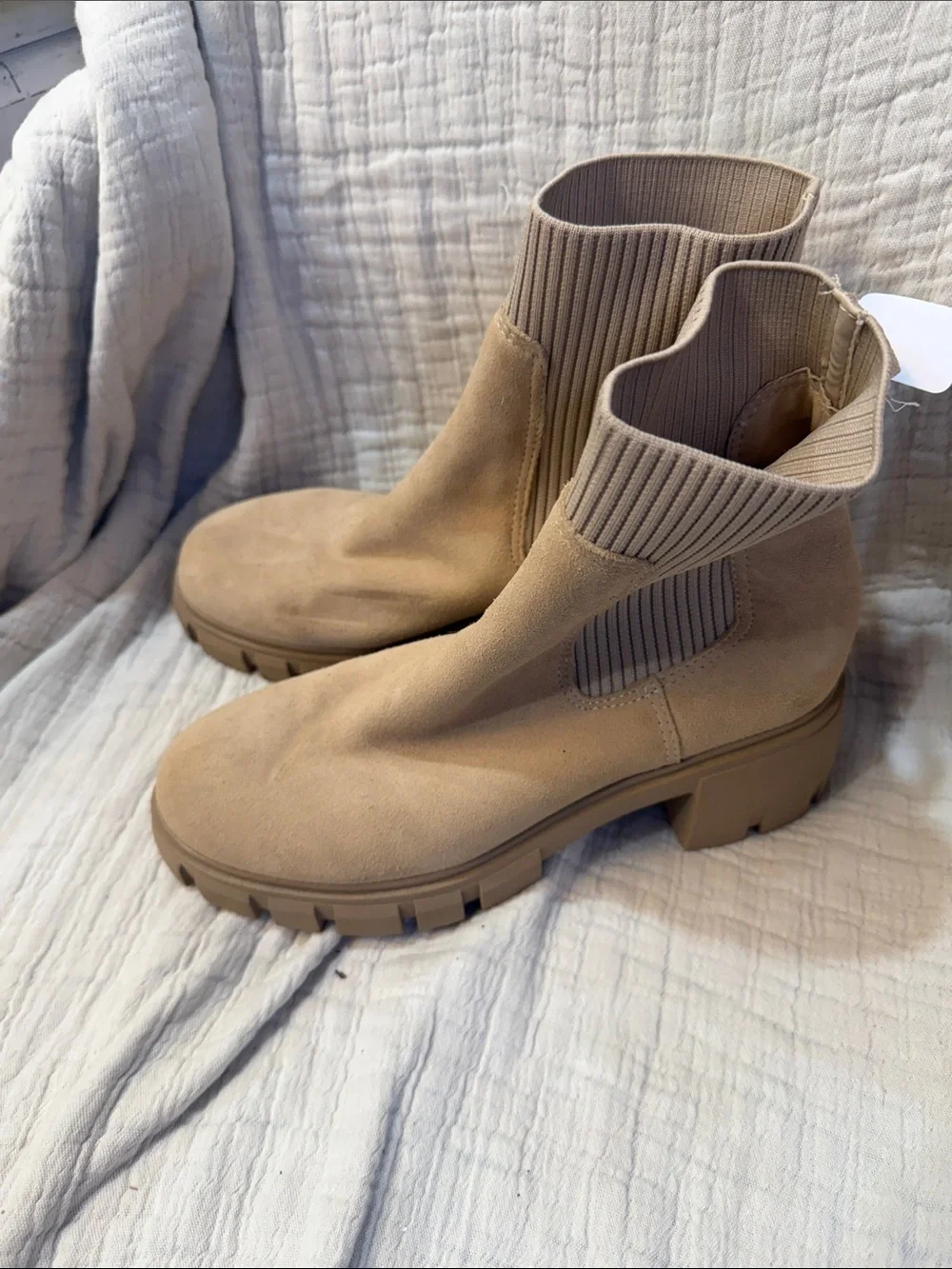Women's Chunky Chelsea Boot - Taupe Suede Steve Madden size 9